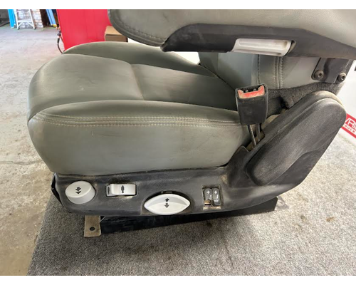 KENWORTH  Seat, Front
