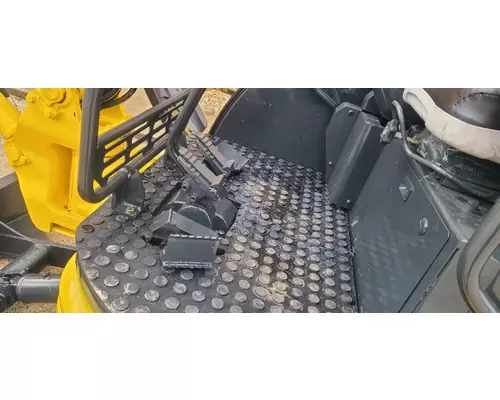 KOMATSU PC35MR-2 Equipment (Whole Vehicle)