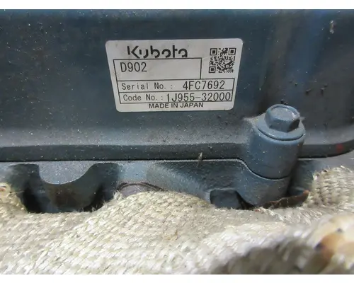 KUBOTA D902 Engine Assembly