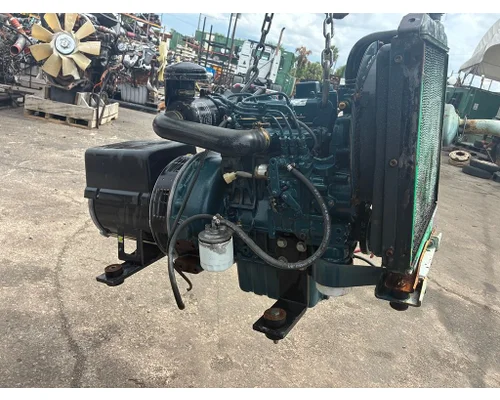 KUBOTA D905 Engine Assembly