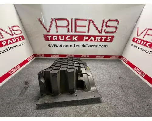 Fender Moulding KENWORTH  Vriens Truck Parts