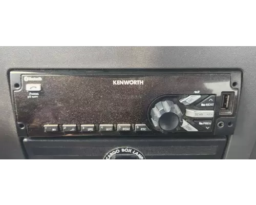 Kenworth K370 Radio