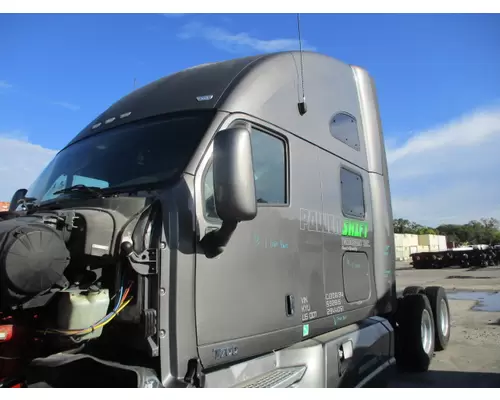 Cab KENWORTH L700 LKQ Heavy Truck - Tampa