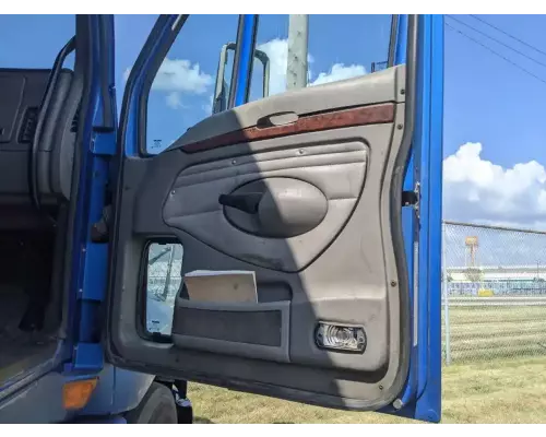 Kenworth T2000 Cab