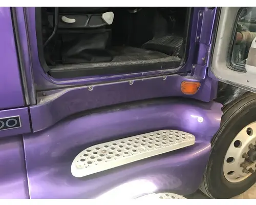 Kenworth T2000 Cowl