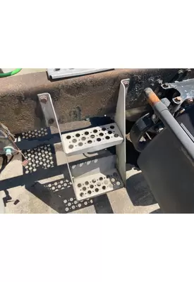 Kenworth T2000 Engine Brackets, Misc.