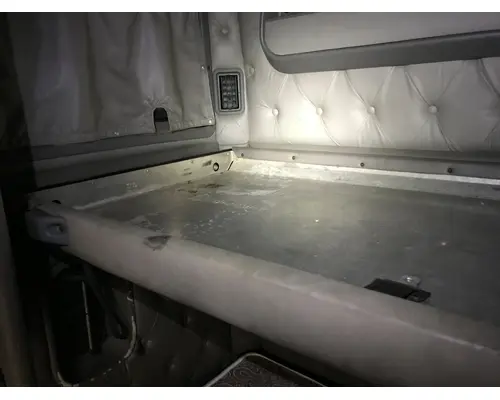 Kenworth T2000 Sleeper Bunk