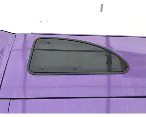 Kenworth T2000 Sleeper Window