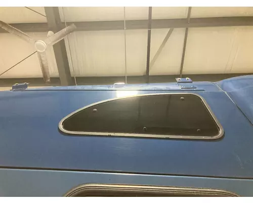 Kenworth T2000 Sleeper Window