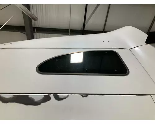 Kenworth T2000 Sleeper Window