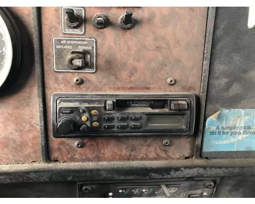 Radio Kenworth T300 Vander Haags Inc Kc