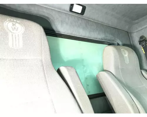 Kenworth T300 Back Glass