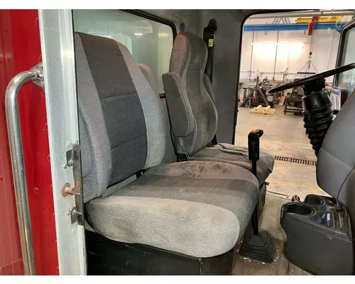 Kenworth T300 Seat (non-Suspension)