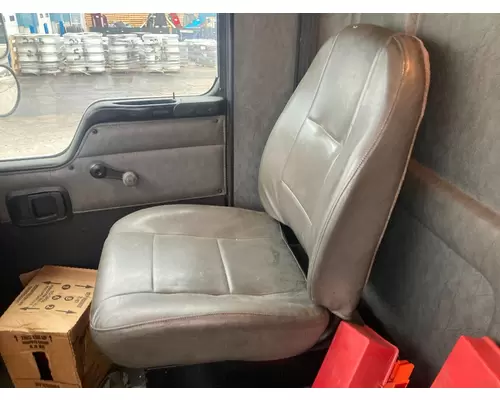 Kenworth T300 Seat (non-Suspension)