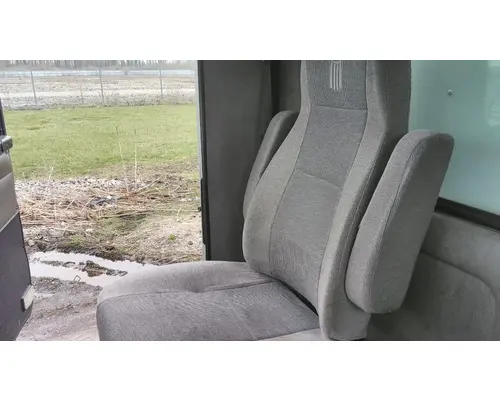 Seat, Front KENWORTH T300 LKQ Heavy Truck - Goodys