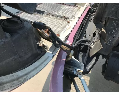 Kenworth T370 Hood Hinge
