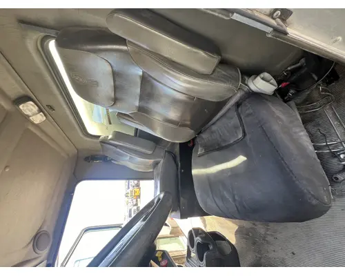 Seat, Front KENWORTH T370 DTI Trucks