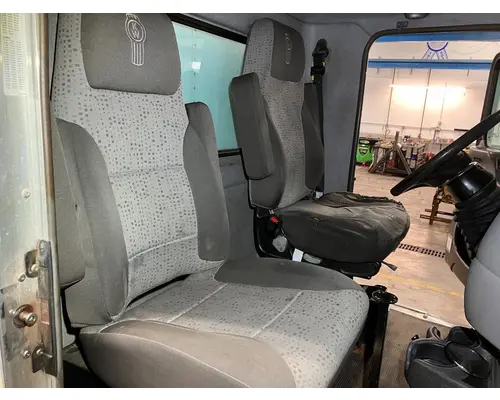 Seat, Front Kenworth T370 Vander Haags Inc Sf