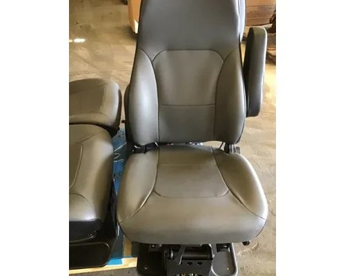 Seat, Front KENWORTH T380 LKQ Heavy Truck - Goodys