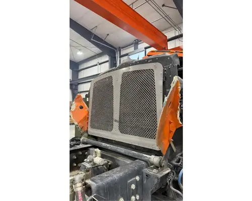 Kenworth T400 Grille