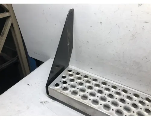 Kenworth T440 Engine Brackets, Misc.