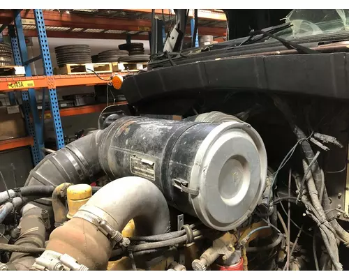 Kenworth T600 Air Cleaner