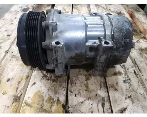 Kenworth T600 Air Conditioner Compressor