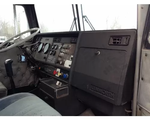 Kenworth T600 Dash Assembly