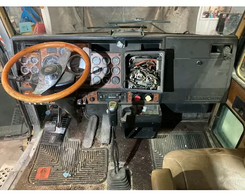 Kenworth T600 Dash Assembly