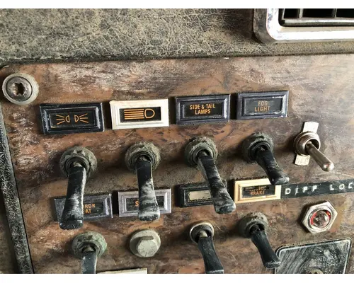 Kenworth T600 Dash Assembly