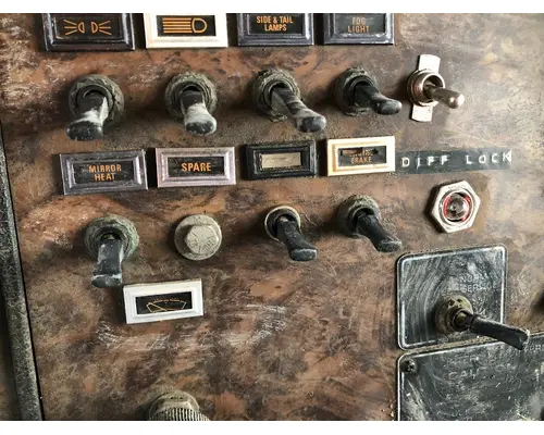 Kenworth T600 Dash Assembly