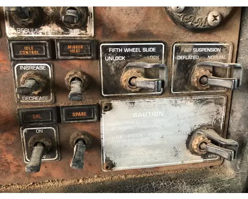 Kenworth T600 Dash Assembly
