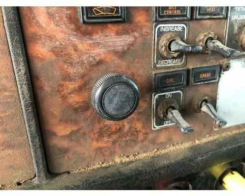 Kenworth T600 Dash Assembly