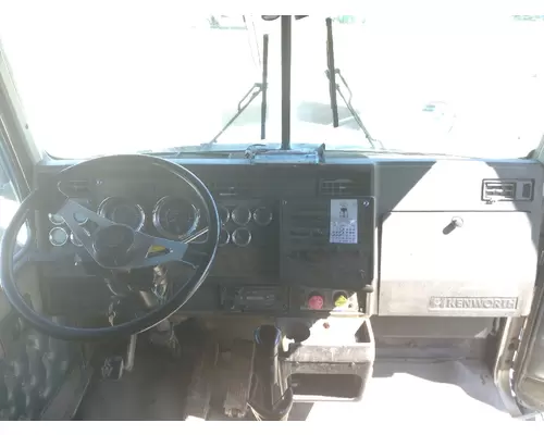 Kenworth T600 Dash Assembly