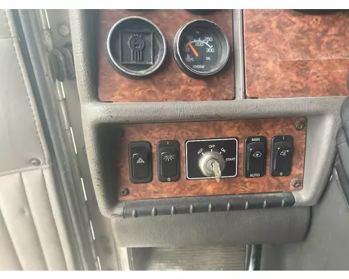 Kenworth T600 Dash Assembly