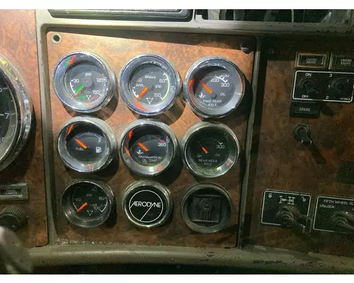 Kenworth T600 Dash Assembly