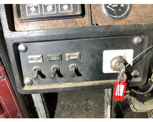 Kenworth T600 Dash Panel