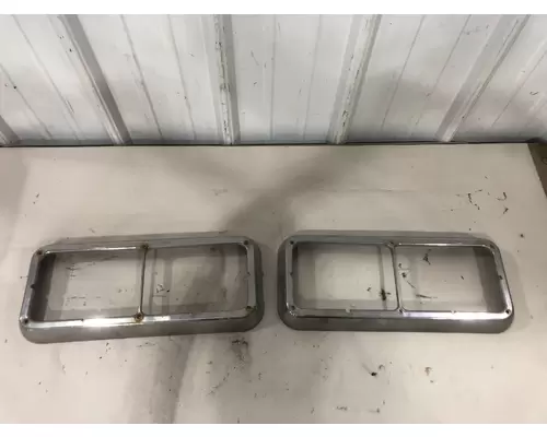 Kenworth T600 Headlamp Assembly