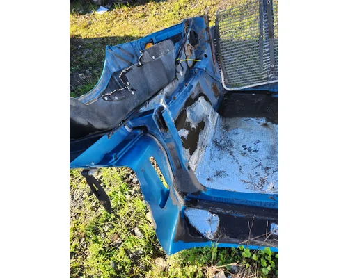 Hood KENWORTH T600 Big Rig Truck Salvage, LLC
