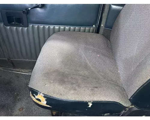 Kenworth T600 Seat (Air Ride Seat)