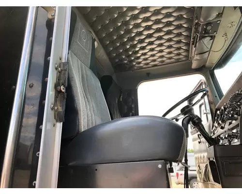 Kenworth T600 Seat (non-Suspension)