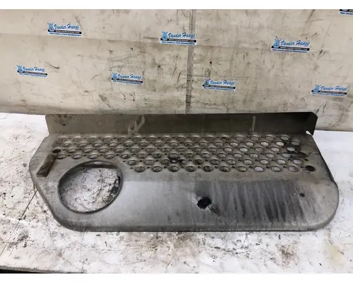 Kenworth T600 Step (Fuel Tank, Fairing