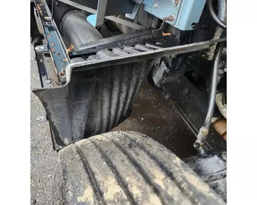 Kenworth T660 Fender Extension