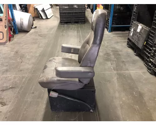 Kenworth T660 Seat (non-Suspension)