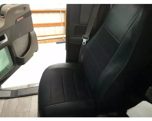 Kenworth T660 Seat (non-Suspension)