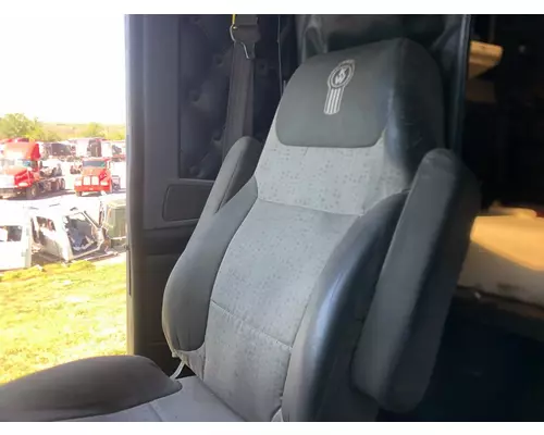 Kenworth T660 Seat (non-Suspension)