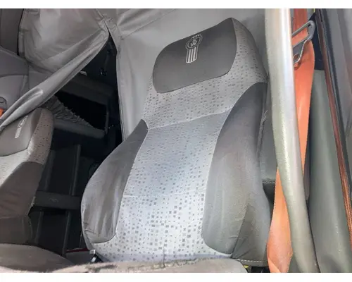 Kenworth T660 Seat (non-Suspension)