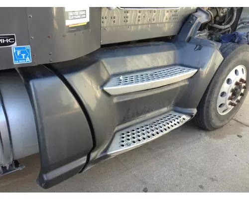 Kenworth T660 Skirt