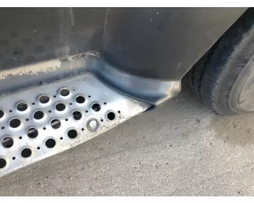 Kenworth T660 Skirt