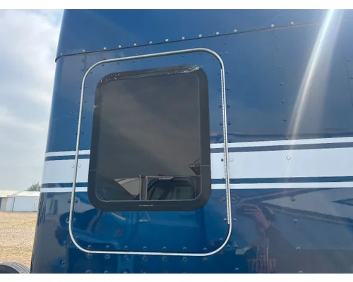 Kenworth T660 Sleeper Door